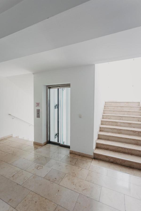 Traber Apartments Im Herzen Leipzigs Balkon Parkplatz Buitenkant foto