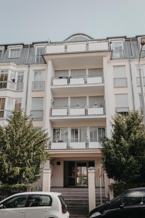 Traber Apartments Im Herzen Leipzigs Balkon Parkplatz Buitenkant foto